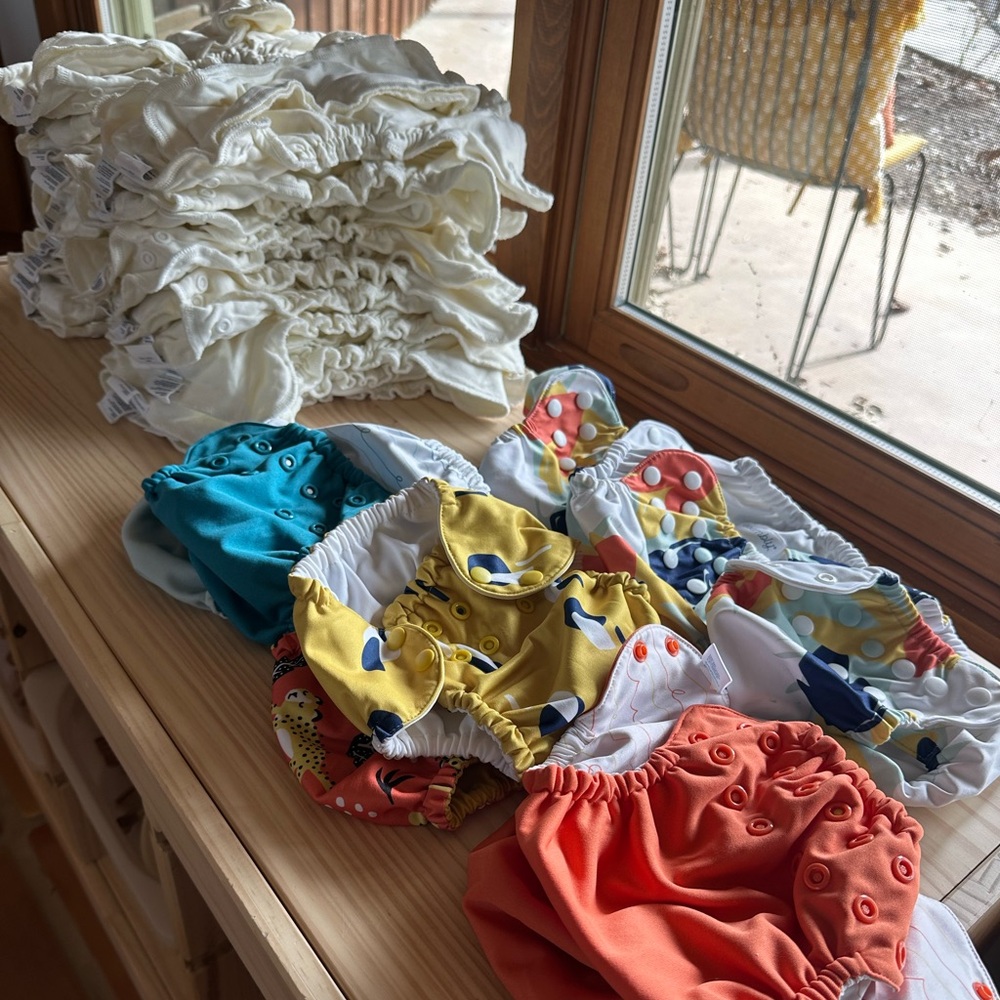 NEW Esembly baby big lot - size 1 Organic Cloth Diapers - 24 inners and 9 outers